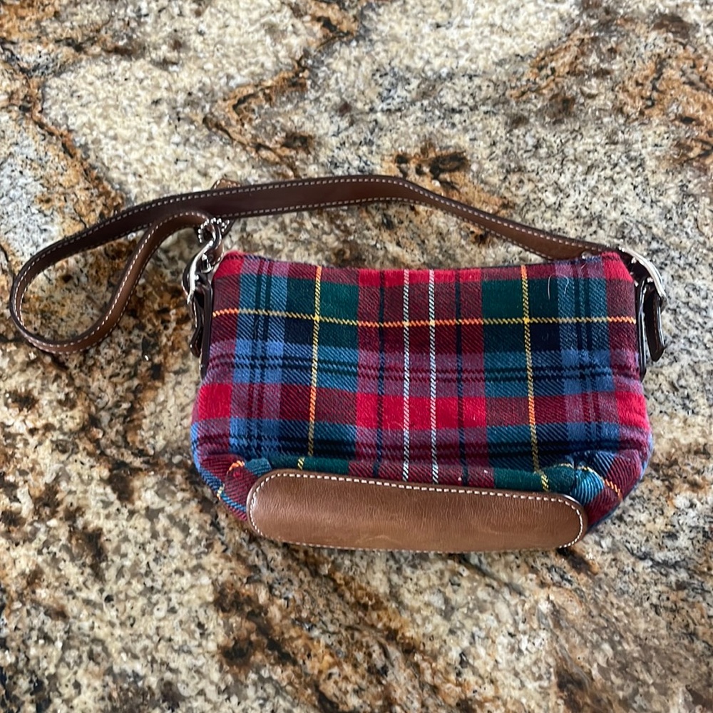 Coach plaid purse with removable strap.